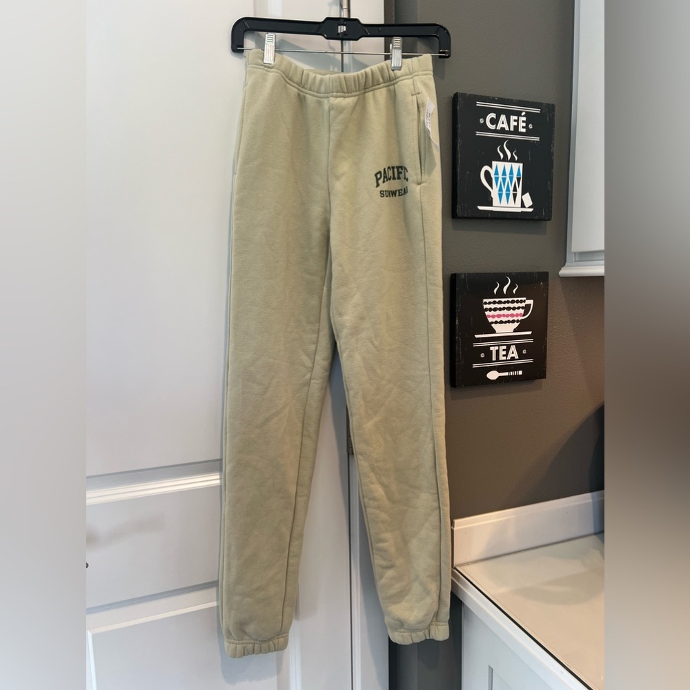 Pacsun women’s joggers size XS, NWT